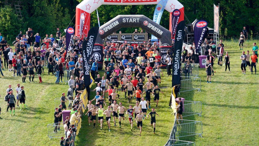 Luftaufnahme vom Start beim letzten Spartan Race 2019 in St. Pölten. (Foto: spartanrace.de)