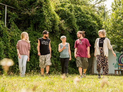 Gruppenfoto vom Team des Jugendzentrums Steppenwolf. Foto: Tanja Wagner