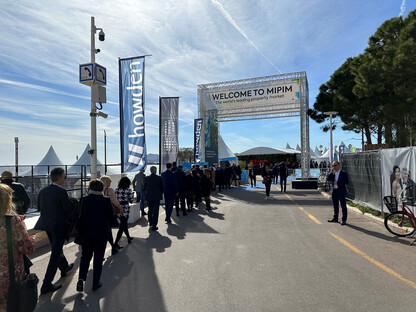 Eingang zur MIPIM – internationale Leitmesse für Gewerbeimmobilien und Standortmarketing vom 14. bis 17. März 2023 in Cannes. (Foto: Pia Pink)
