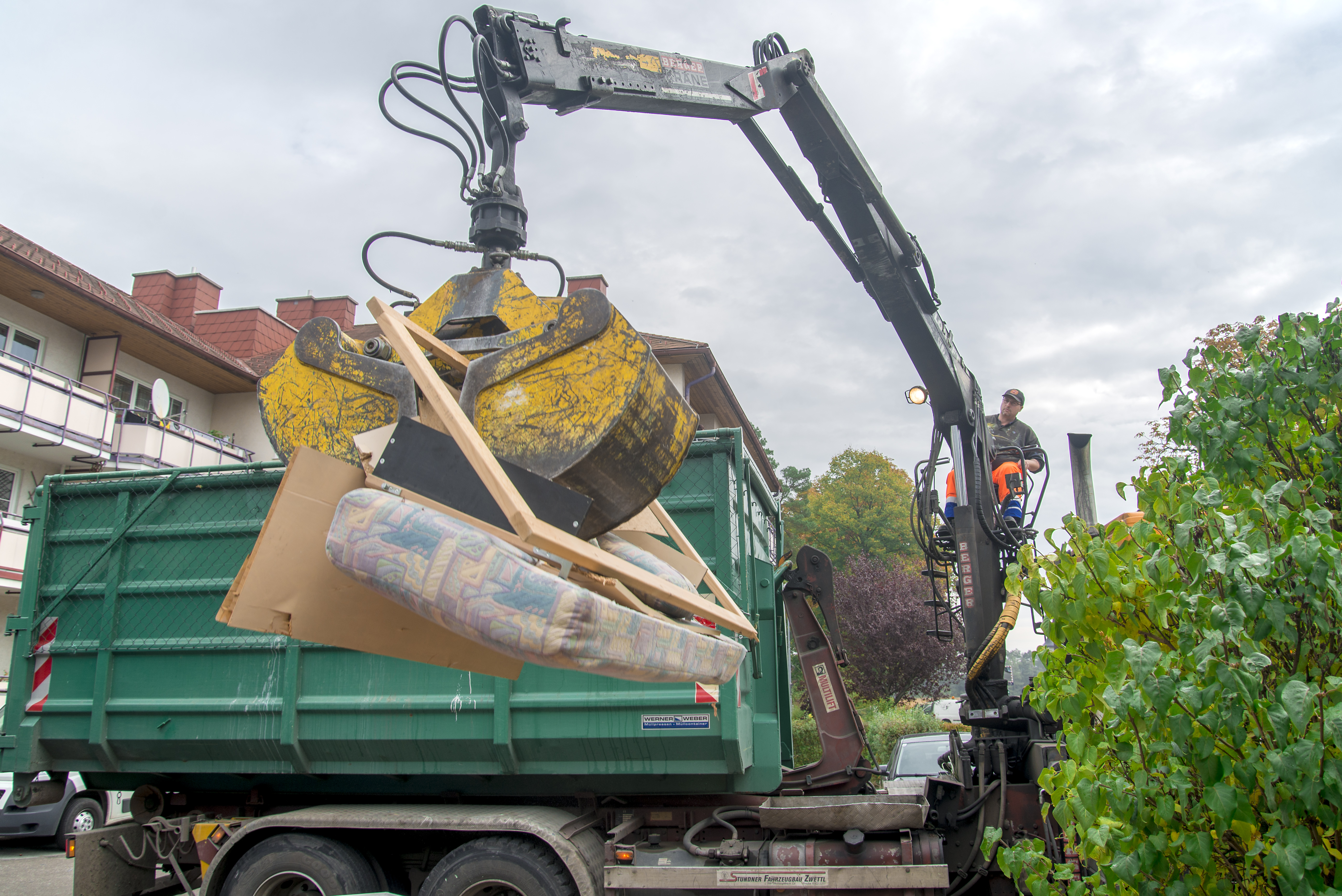 Müllpressen für Müllgroßbehälter von