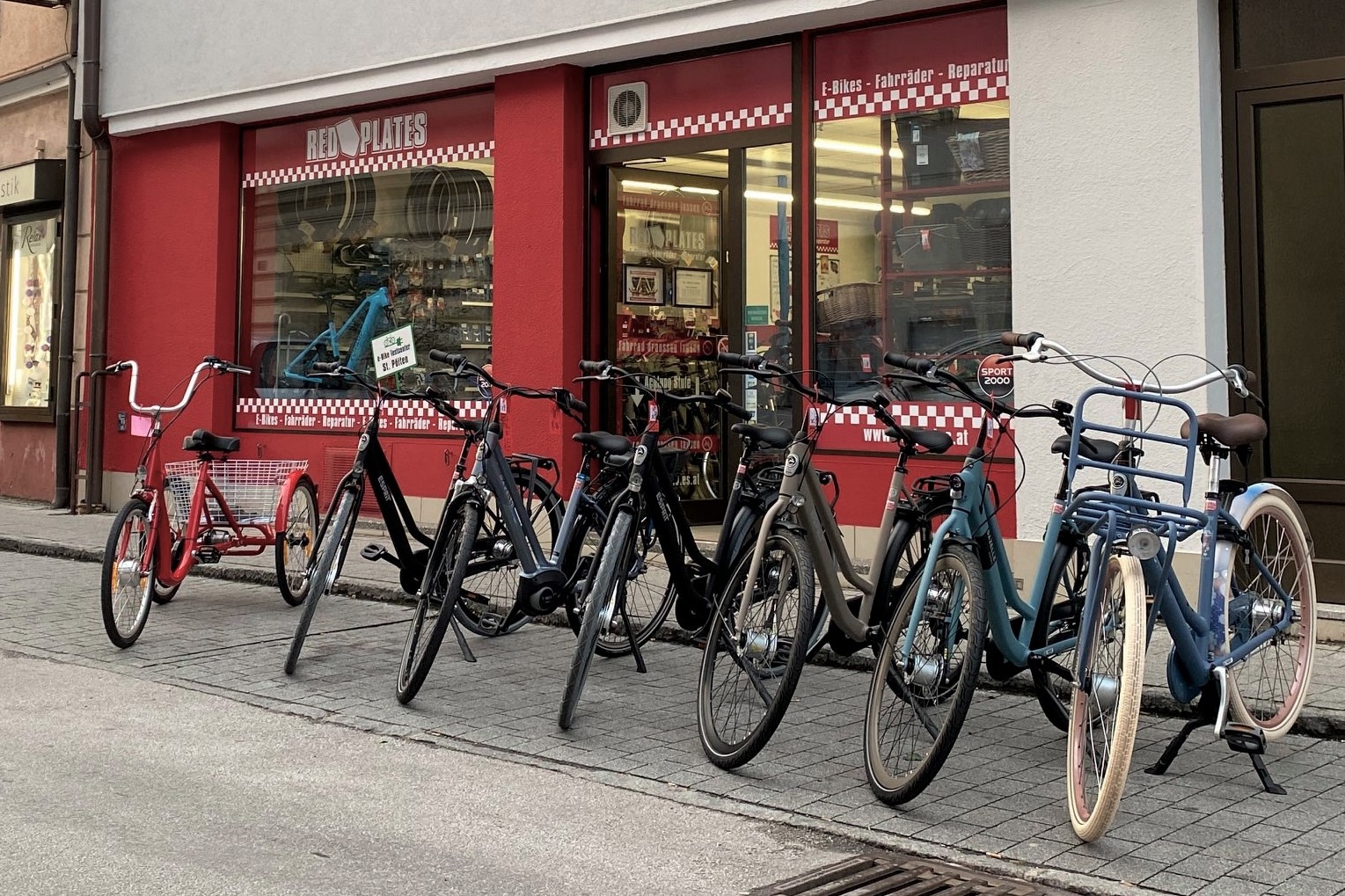 Red Plates bietet Fahrradreparatur Dienst St. Pölten Fahrradservice & Fahrradreparatur Red Plates