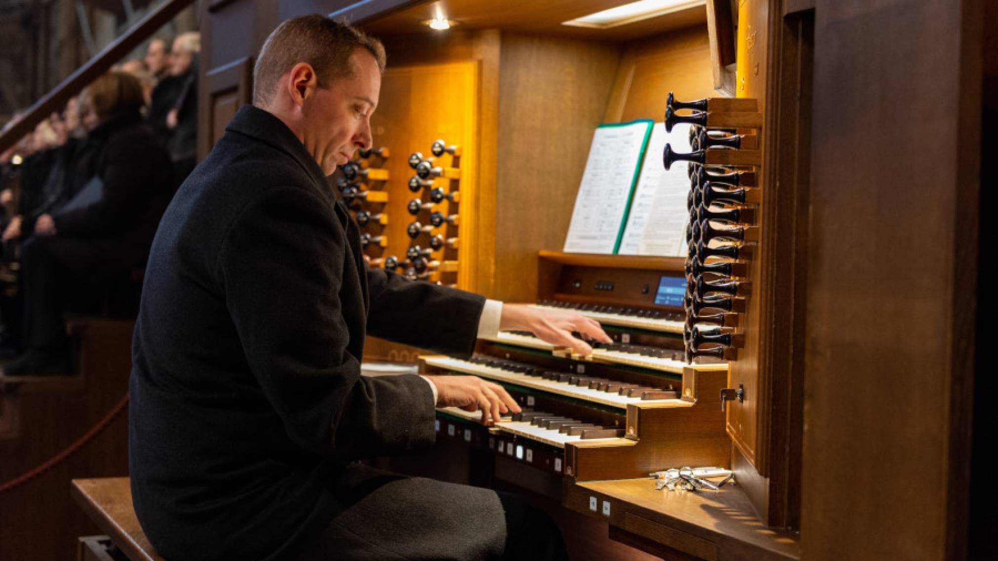 Organist Ernst Wally wird die Sauerorgel beim Sommerkonzert erklingen lassen. (Foto: Wally)