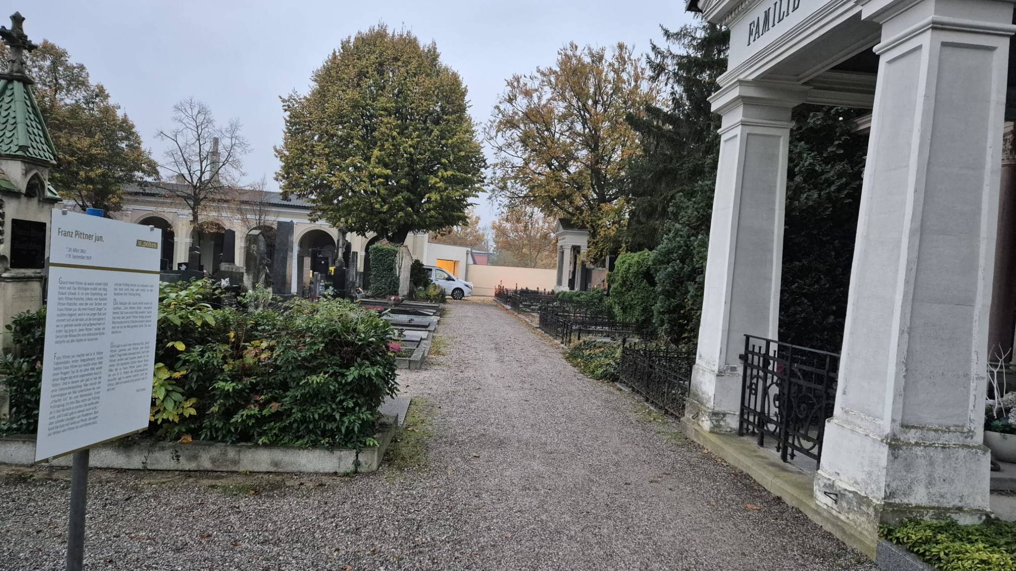 Hauptfriedhof St. Pölten - Beschilderung. Foto: Matthias Weiländer